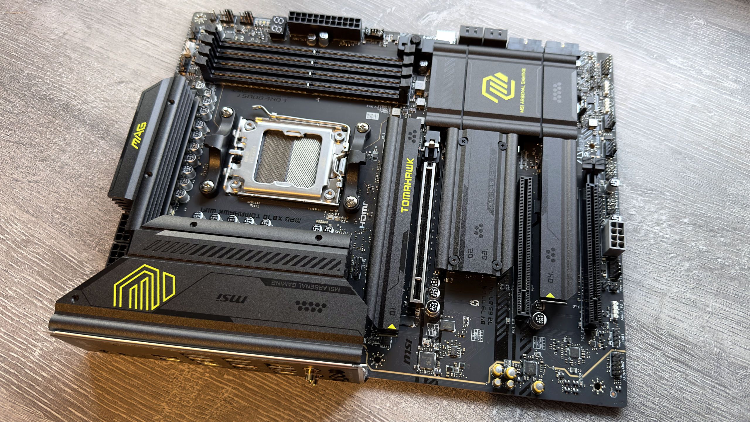 ジャンク　MSI MAG X870E TOMAHAWK WIFI 81ZRDFQt4kL.jpg_BO30,255,255,