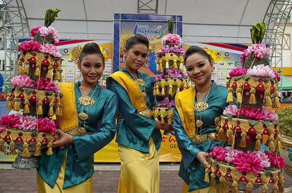 Some local performers in Pandan Indah at the finish to stage five.