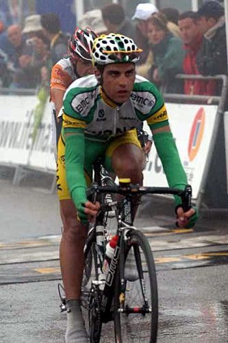 Oscar Pereiro (Phonak) finishes ahead of Sastre