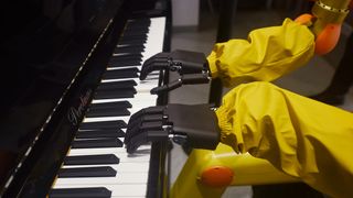 Robot piano