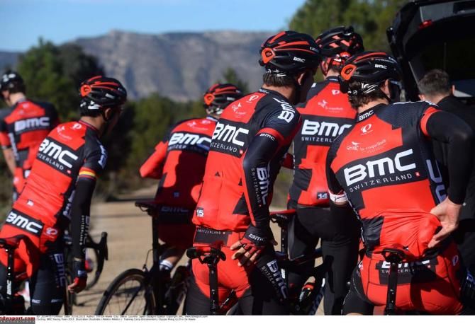 The BMC 2015 jersey is again red and black