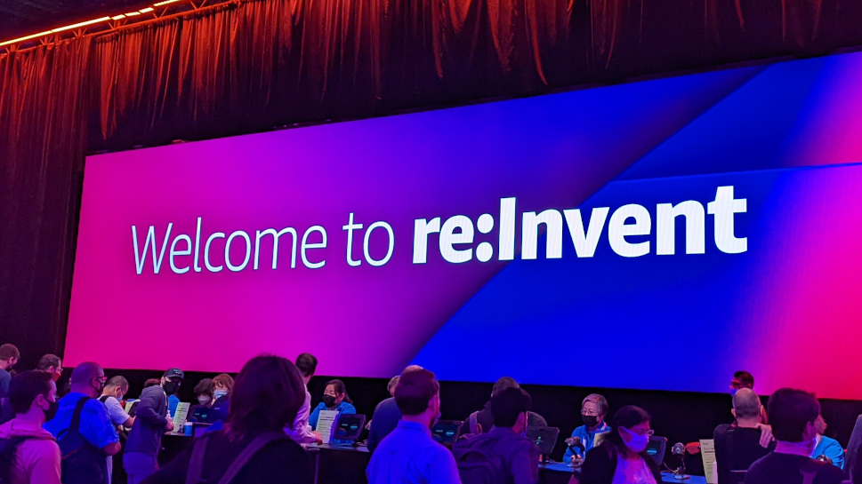 AWS re:Invent 2021 logo