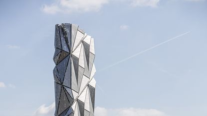 the_optic_cloak_photograph_by_marc_wilmot_courtesy_of_the_greenwich_peninsula5.jpg