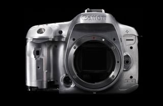 Canon 32MP camera to merge EOS 80D and 7D lines?