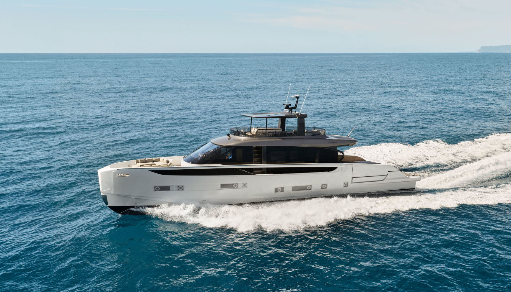 Seadeck 9 from Azimut Yachts