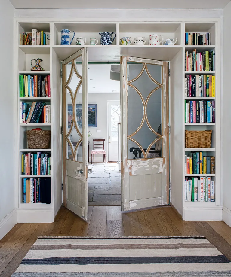 Wall decor ideas with book display