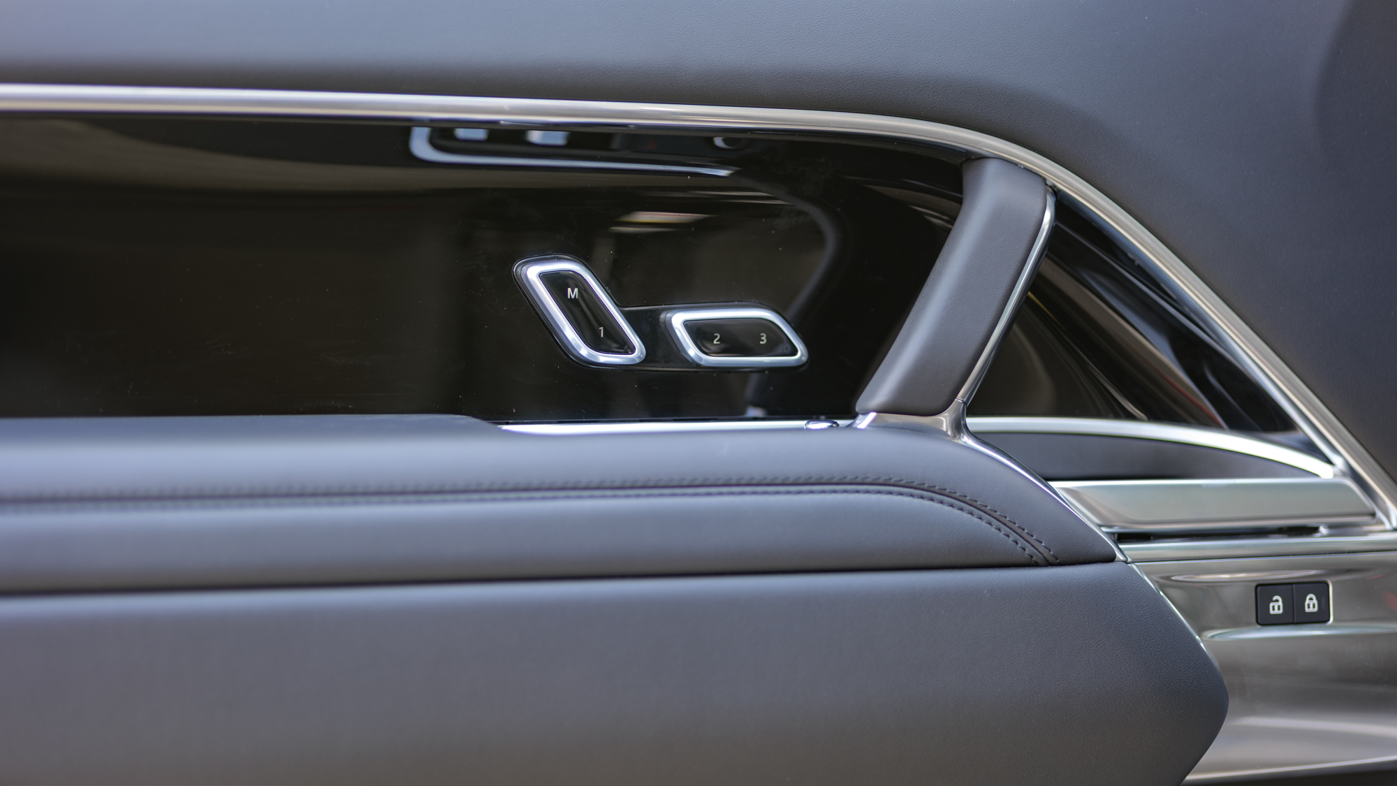 2025 Range Rover L460 test drive.