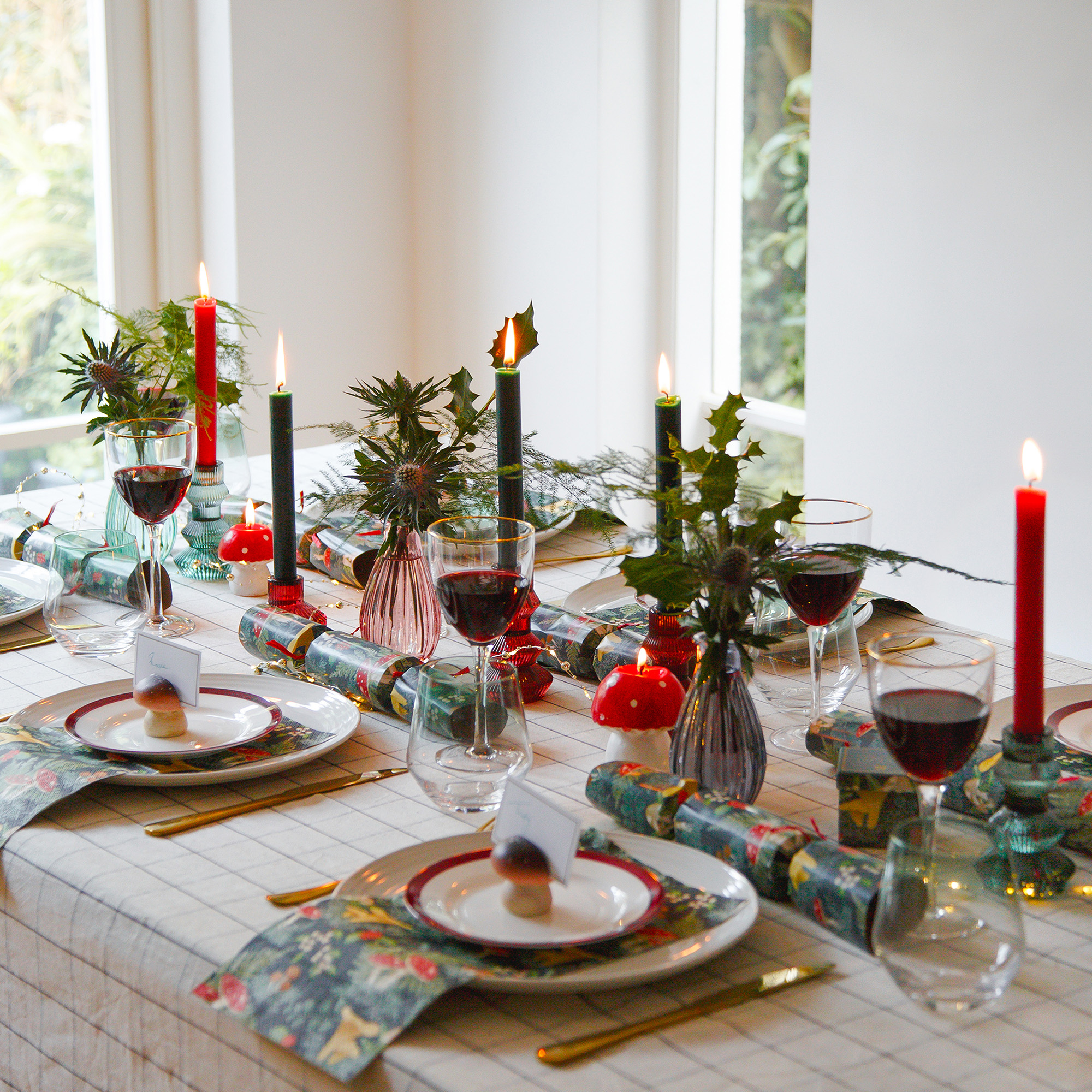 Christmas woodland themed tablescape