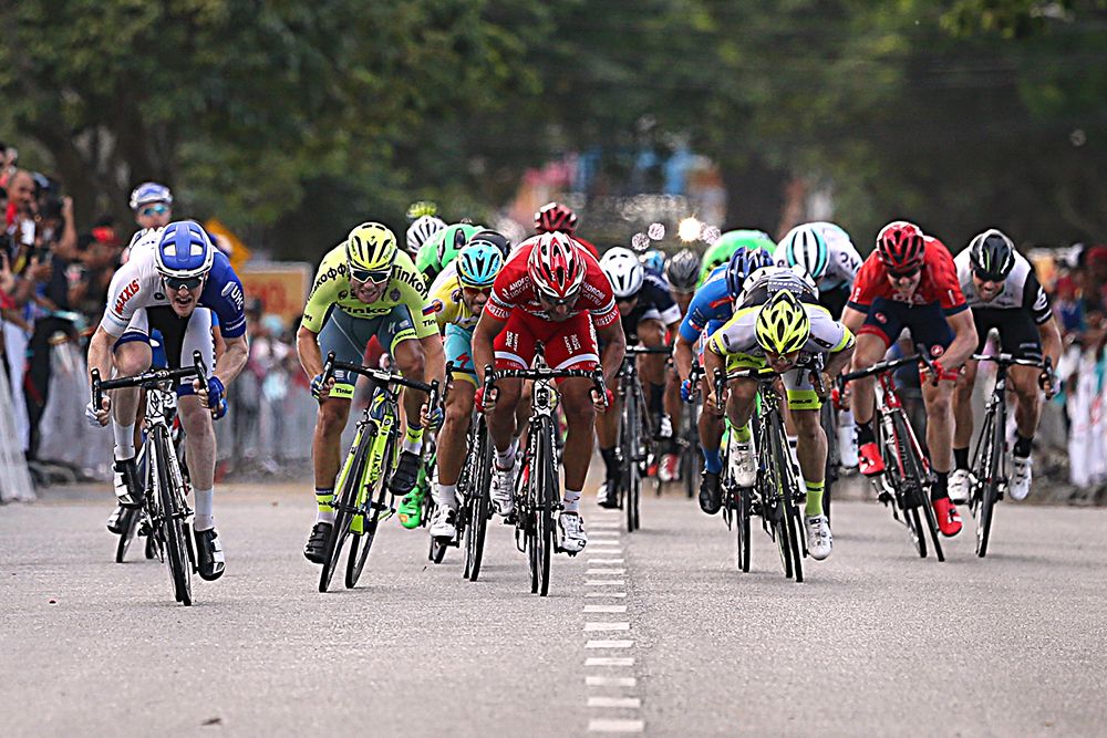 The sprint on stage 3 of Tour de Langkawi