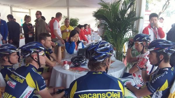 King of the mountains Thomas De Gendt and his Vacansoleil-DCM team wait for the start.