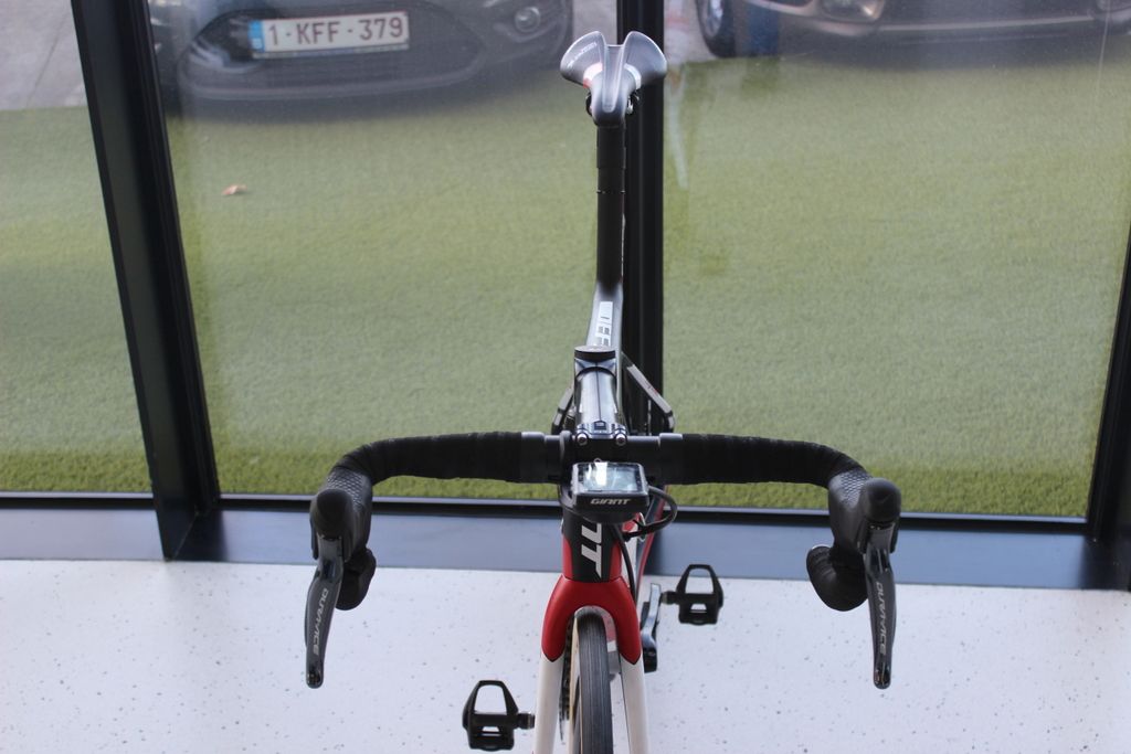 The absence of a rim-brake caliper cleans up the front end of the bike, and opens the door for more varied(read: wider) tubular selection