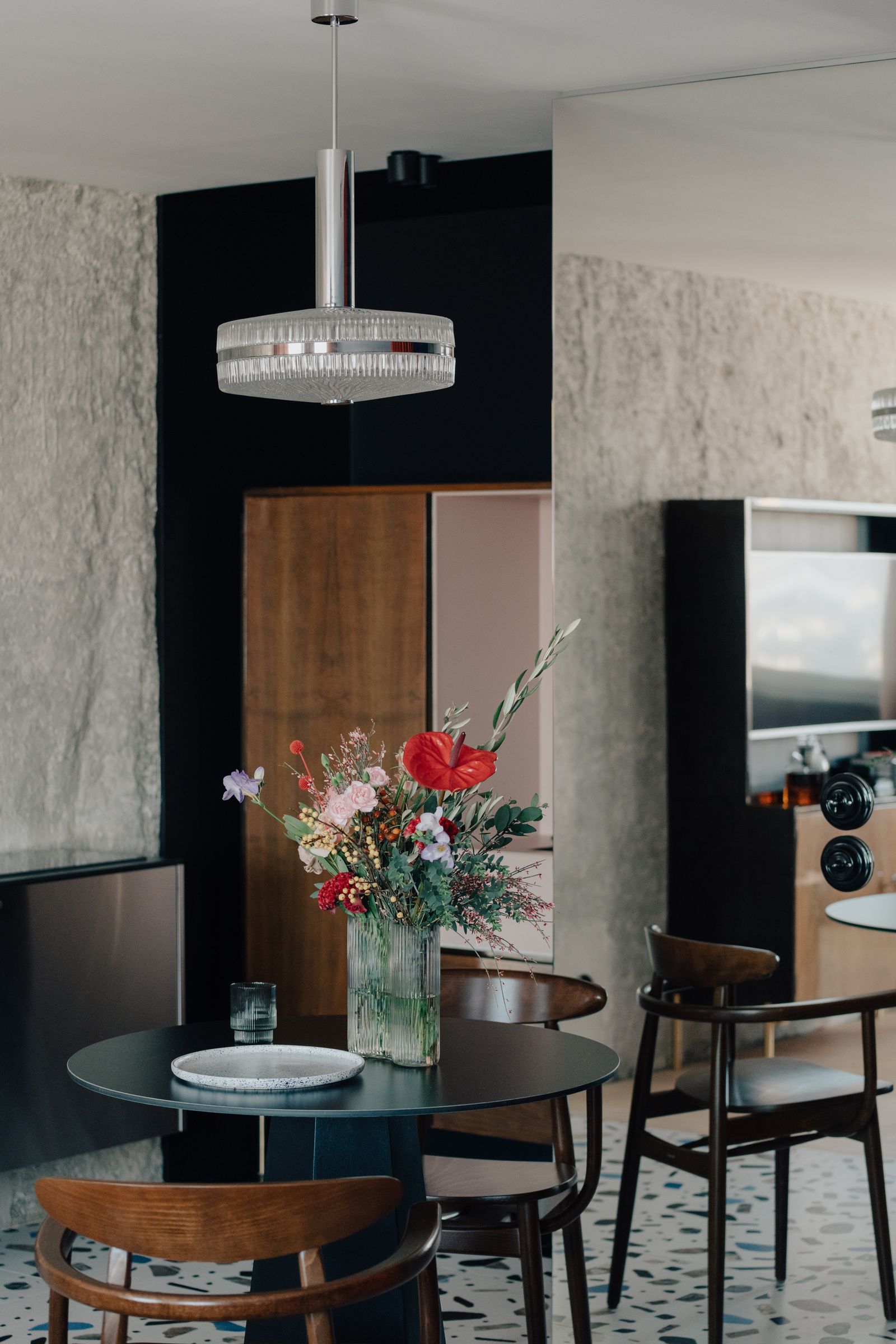 How To Make A Small Dining Room Look Bigger 10 Tricks Livingetc