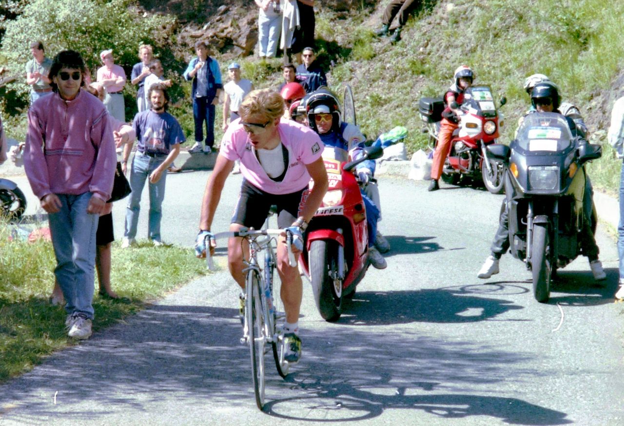 Evgeni Berzin flailing on the Mortirolo