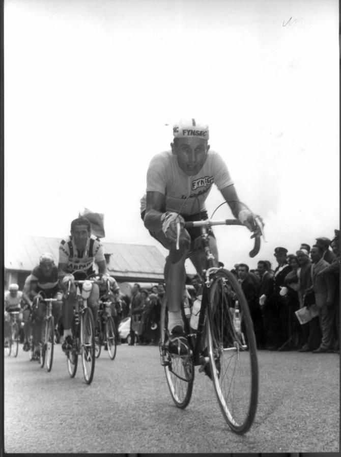 Jacques Anquetil in pink in 1960