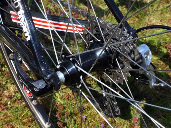 Standard Campagnolo Record hubs provide the foundation for Hincapie's box-section aluminum tubulars.