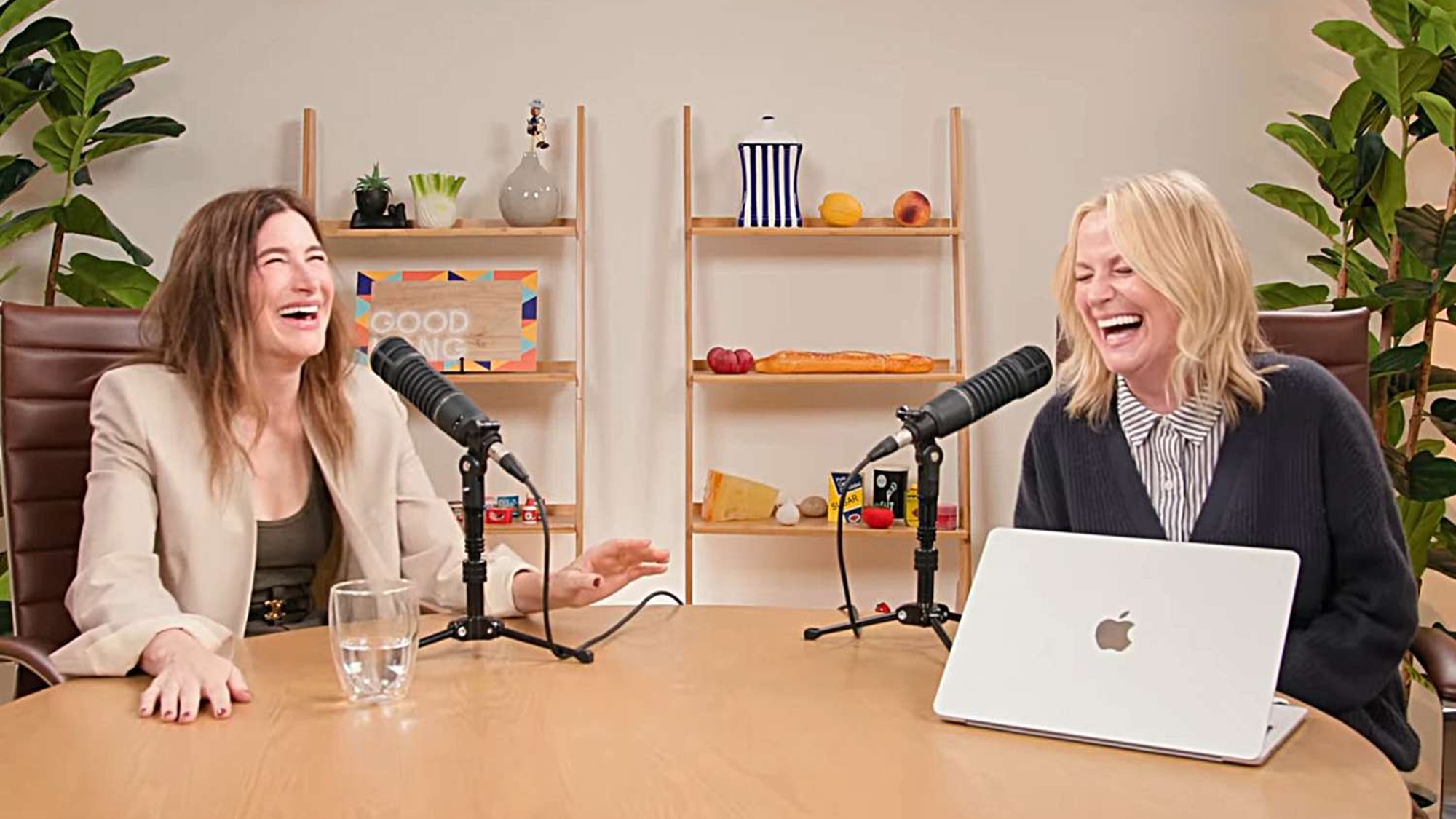 Kathryn Hahn and Amy Poehler on Good Hang