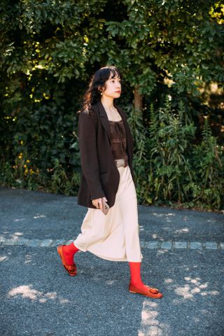 Women wear ballet flats In New York