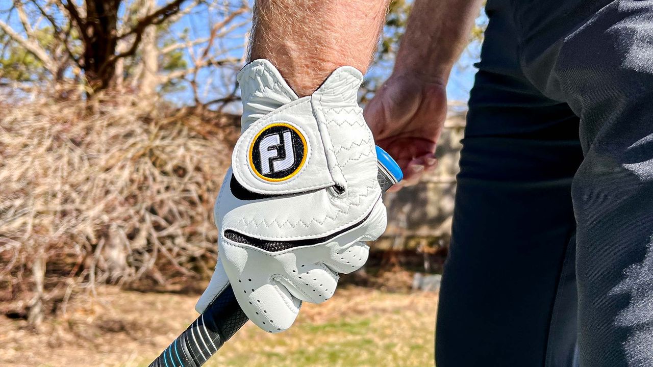 Best golf gloves: