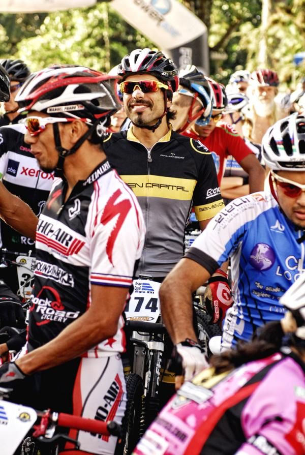 Riders lined up at the start