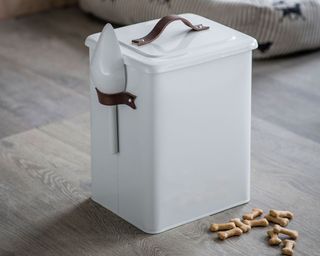 how to get rid of mice - pet food storage bin - Garden Trading