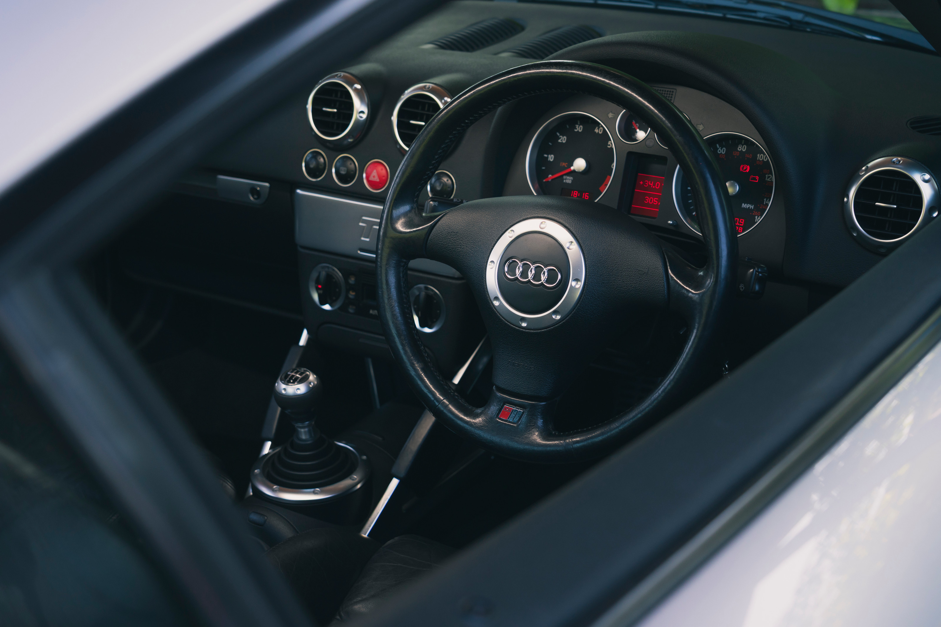 The dashboard of the original Audi TT