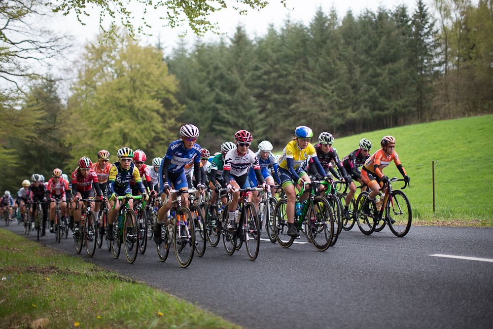 The peloton rides together in the opening kilometers of the first, 106.9km road race stage of Elsy Jacobs