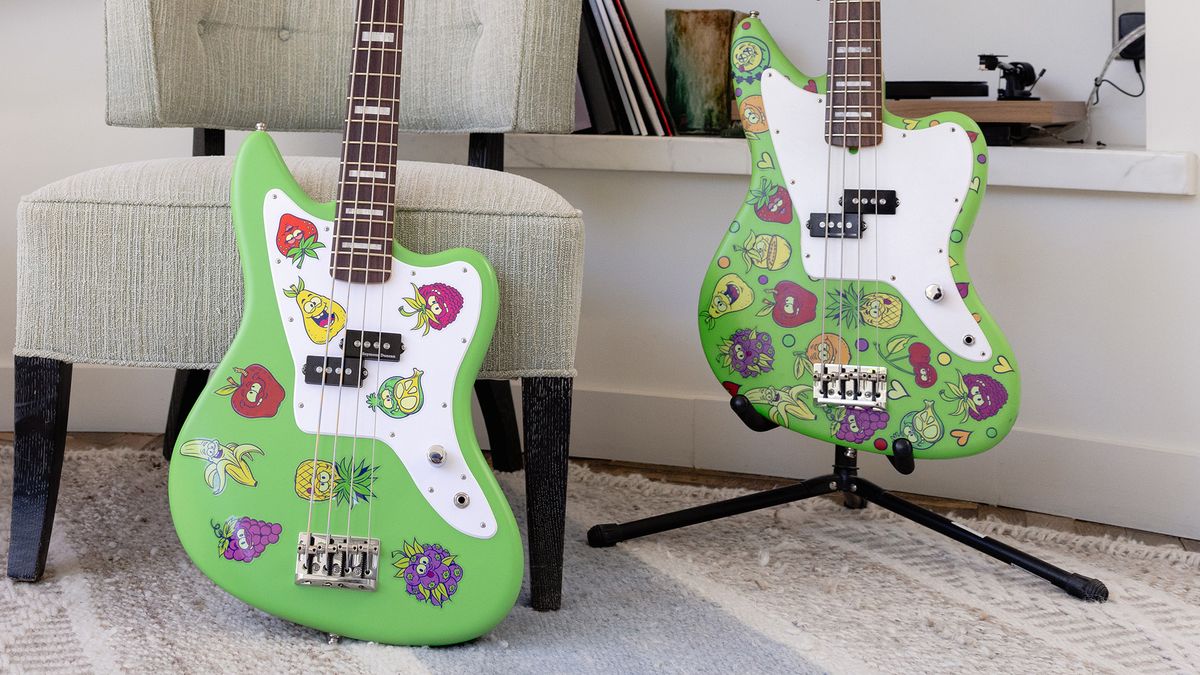 Fender Mark Hoppus Stoned Fruit Jaguar Bass