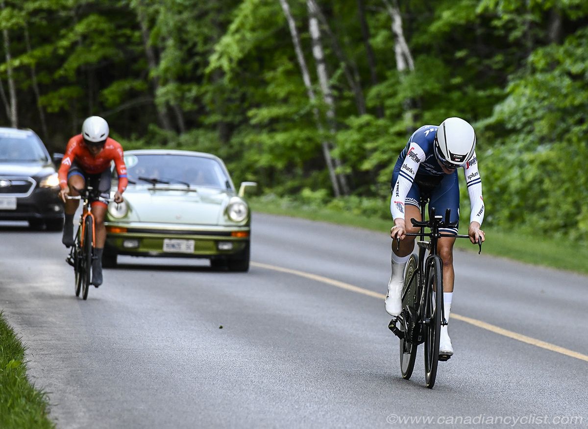 Taylor Wiles passes Sara Bergen