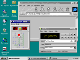 Windows 95 screenshot showing Minesweeper, CD Player, and Microsoft Internet Explorer.