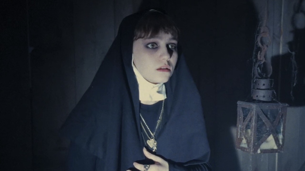 Girl in nun costume in V/H/S/Halloween segment &quot;Ut Supra Sic Infra&quot;
