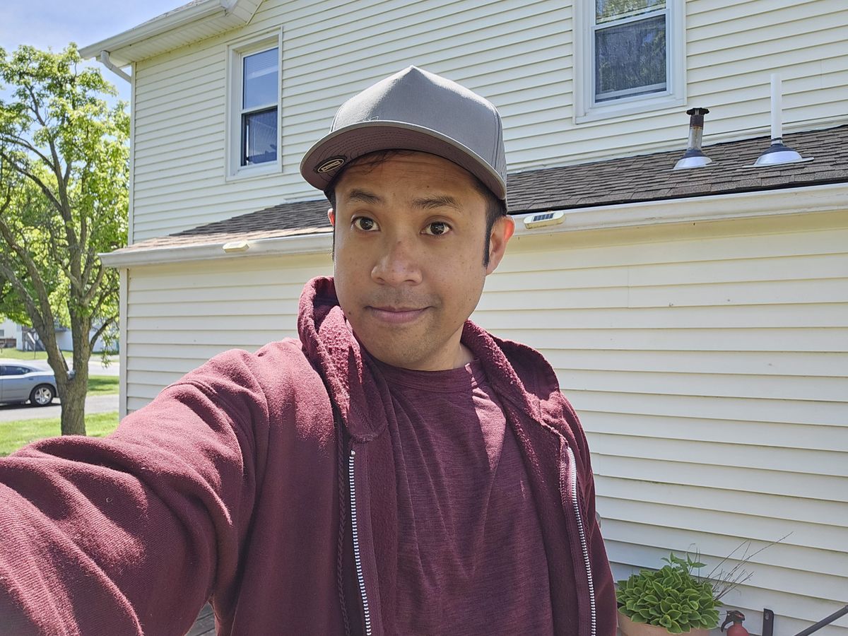 Samsung Galaxy S23 Ultra selfie sample.