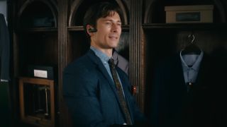 Glen Powell is shown in the trialer for How to Make a Killing.