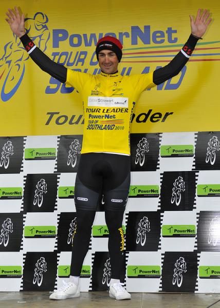 Hayden Roulston (Calder Stewart BikeNZ National Team) in yellow.