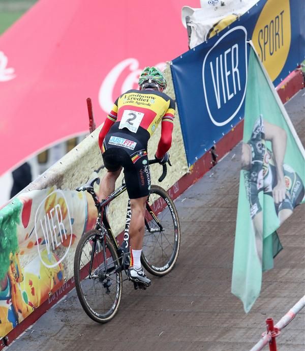 Sven Nys powers away to another Superprestige victory