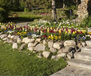 Stacked rock raised bed