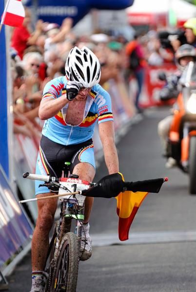 Roel Paulissen (Belgium) wins the men's marathon world championship.