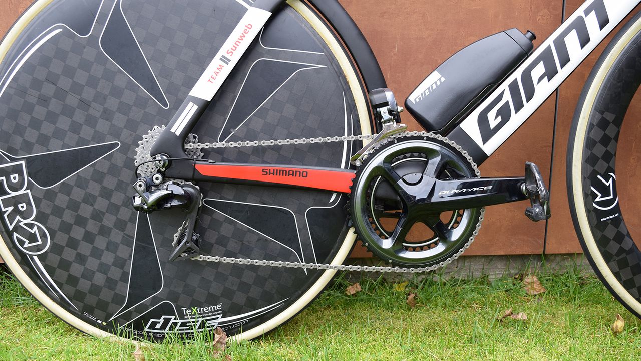 The drivetrain and shifters are a mix of Shimano Dura-Ace R9100 and R9000 series components