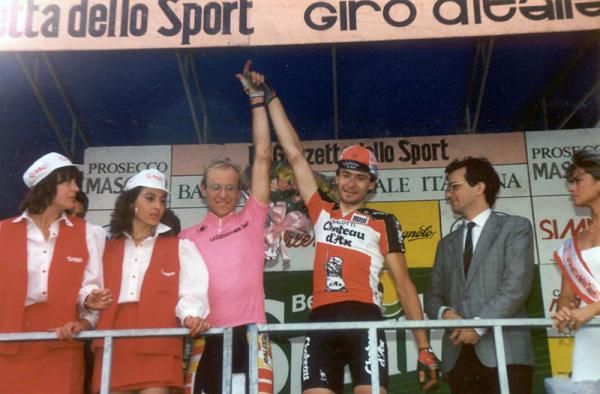 Laurent Fignon on stage with Gianni Bugno after stage 21 of the 1989 Giro d'Italia.
