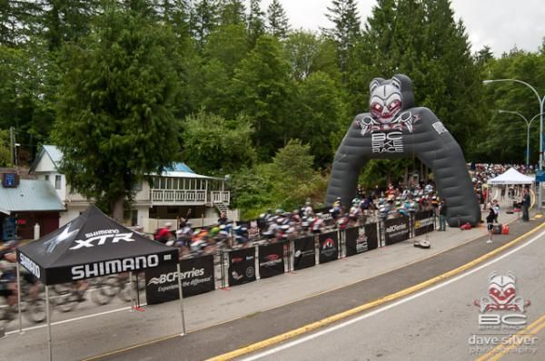 Riders are ready to start stage 4