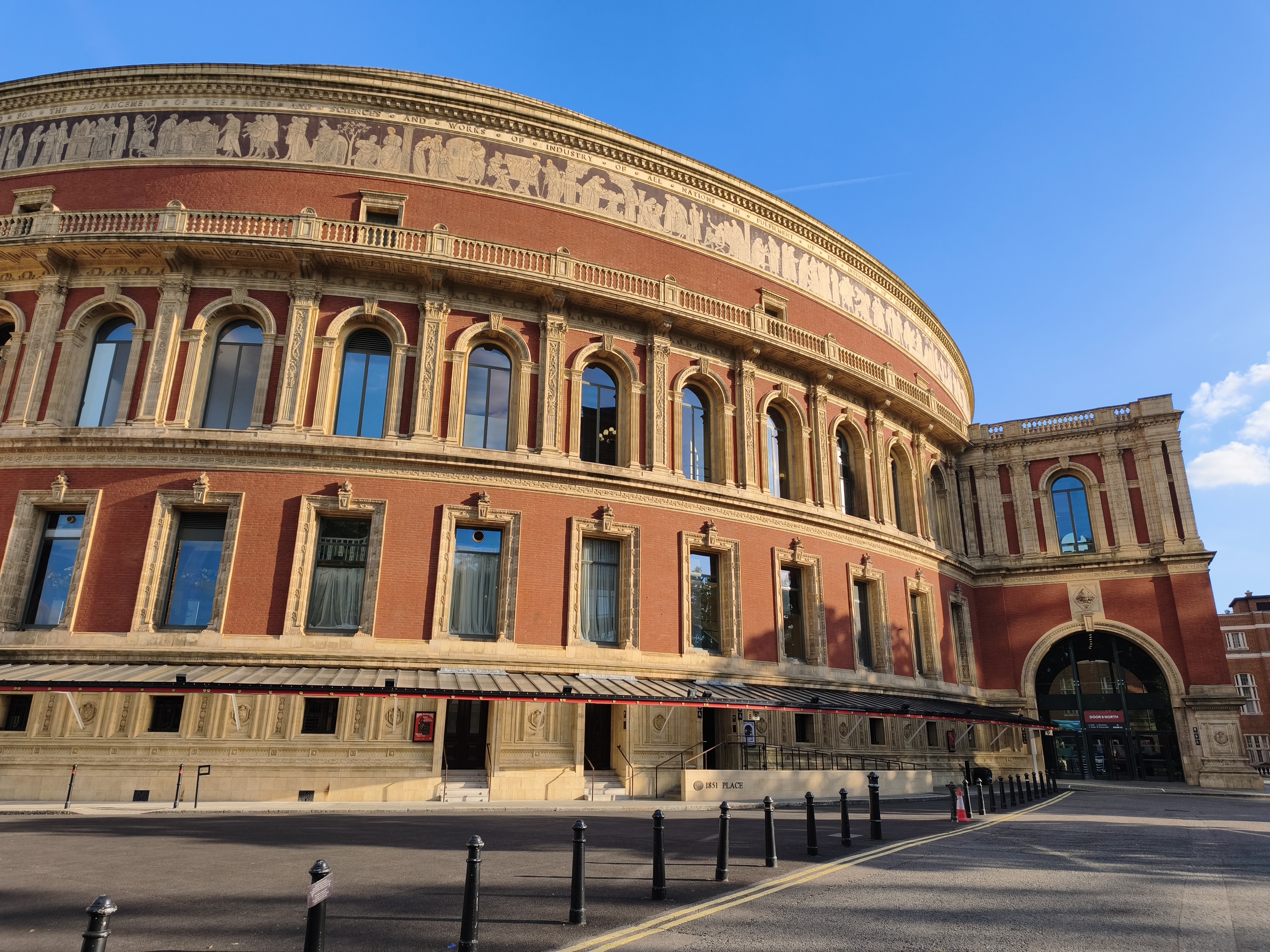 Xiaomi 15T Pro camera sample Royal Albert Hall 1x zoom