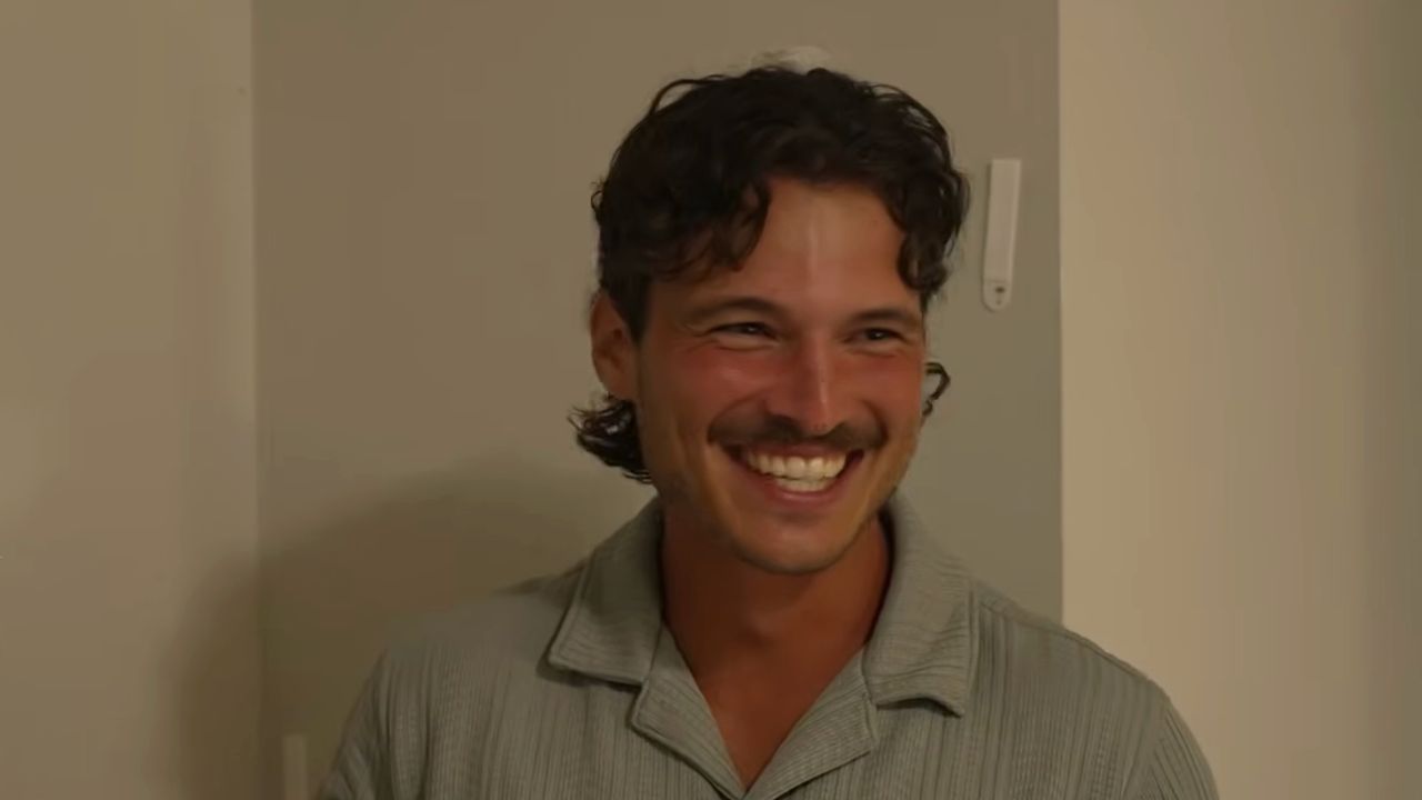 Boner Walk Big Brother Fans Are Calling Out A Houseguest After He Got Caught Making Out