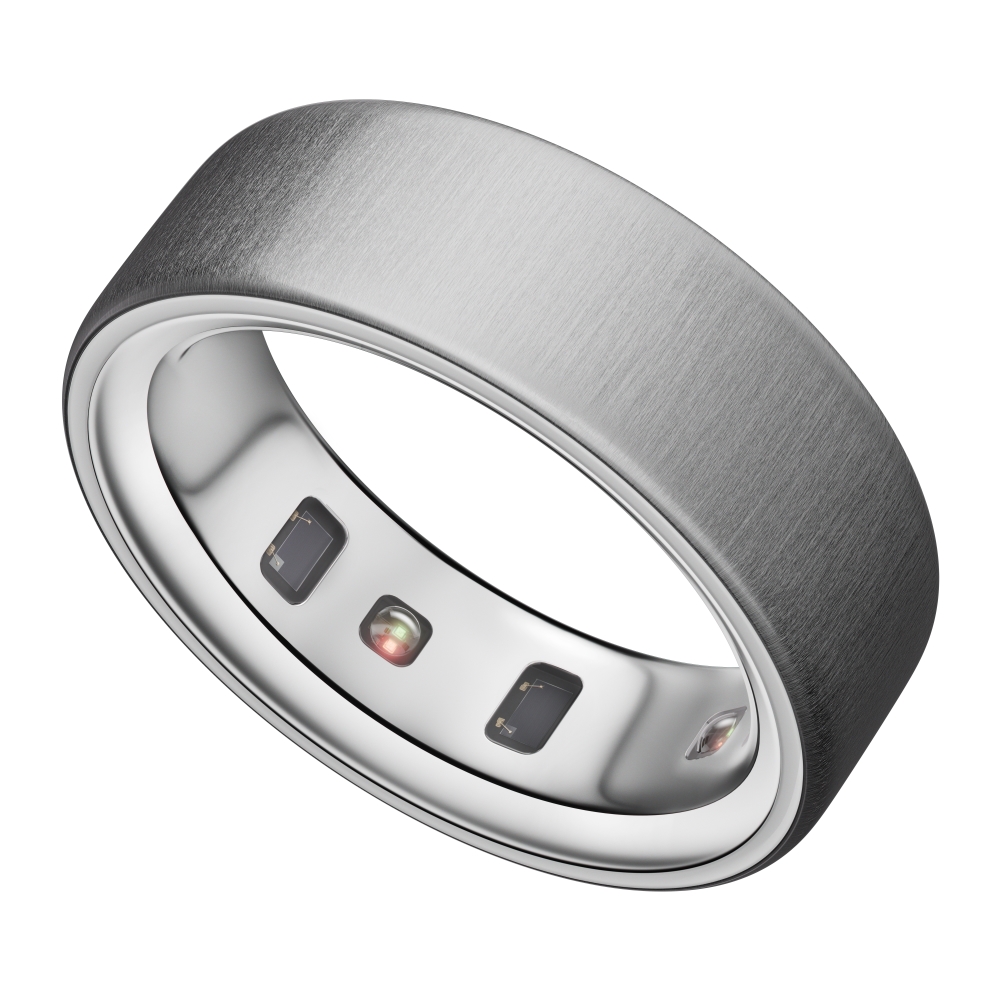 The Oura Ring 4 in Brushed Silver