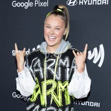  Jojo Siwa attends the 35th Annual GLAAD Media Awards at The Beverly Hilton on March 14, 2024 in Beverly Hills, California. 
