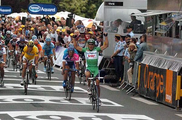 Oh yeah! Robbie does it again