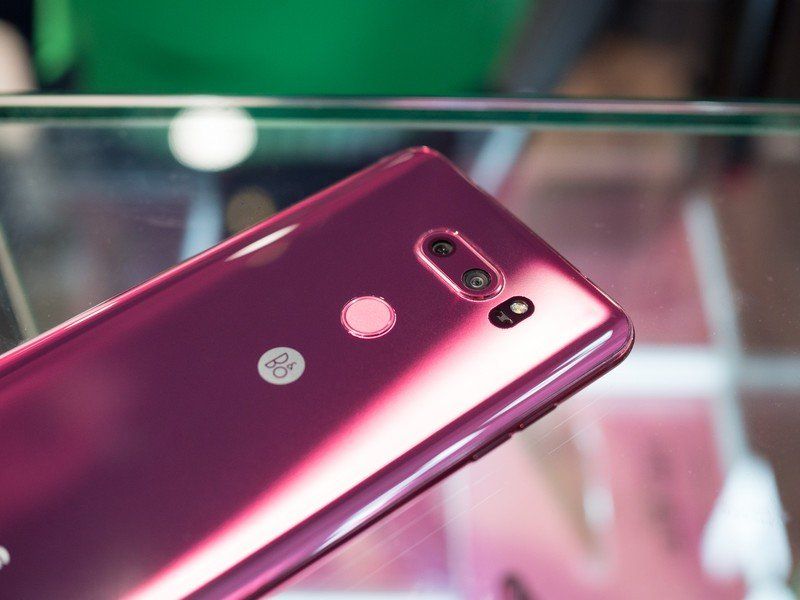 LG V30 Raspberry Rose red