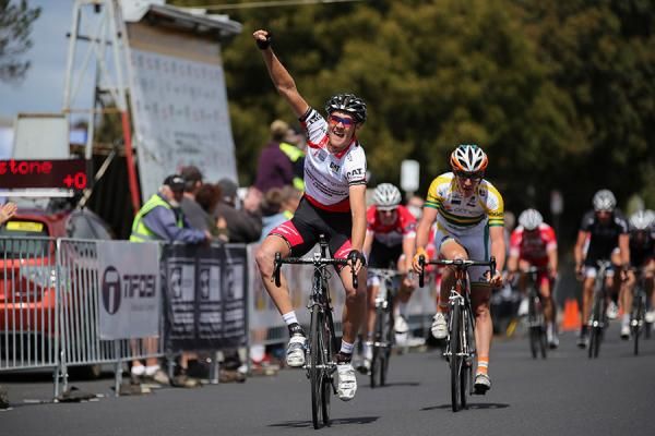 Ben Grenda (Team Polygon Australia) takes out stage 5 in Ulverstone at Tour of Tasmania