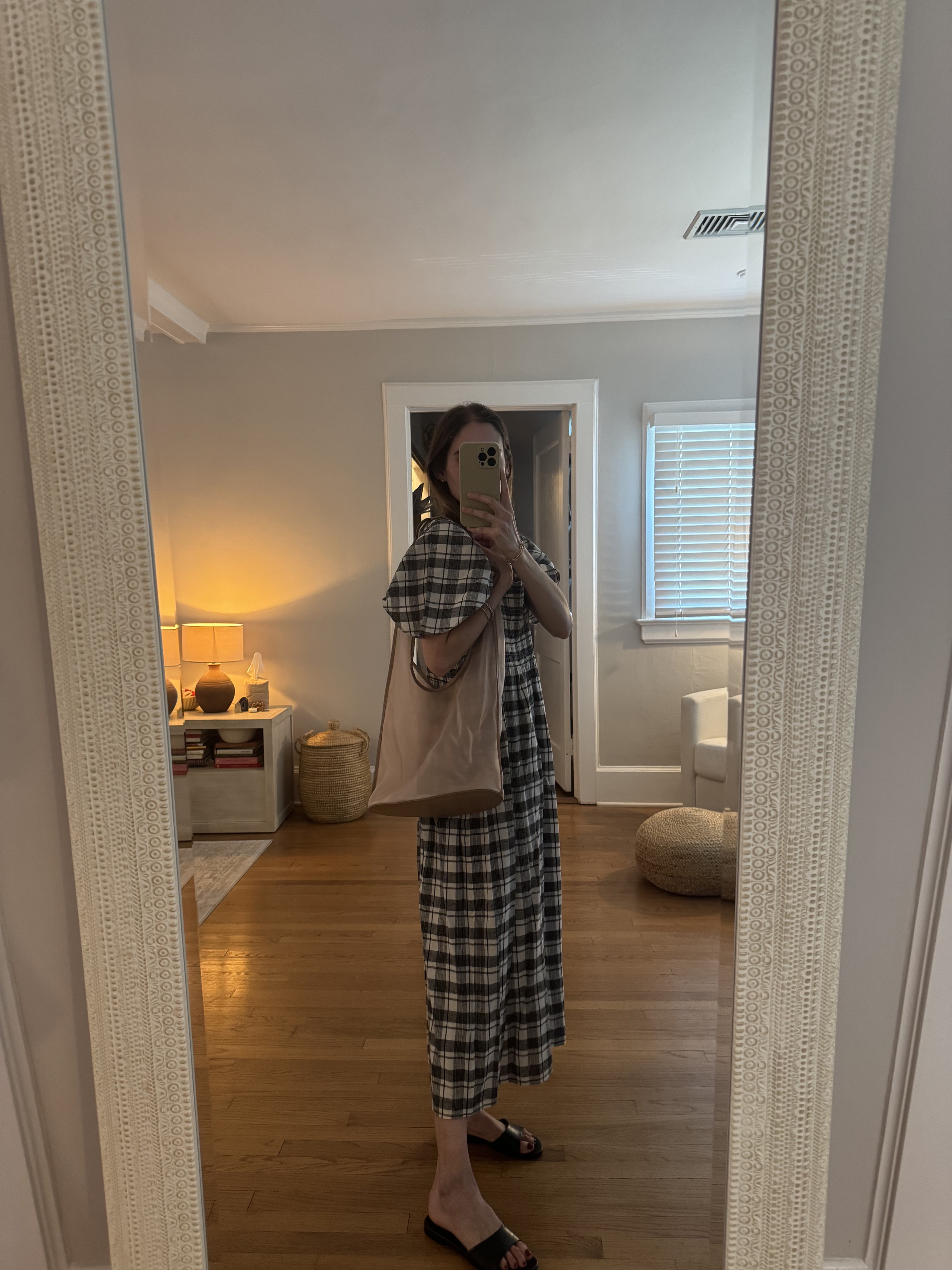 Tessa Faye O'Connell styling a Dear Frances bag