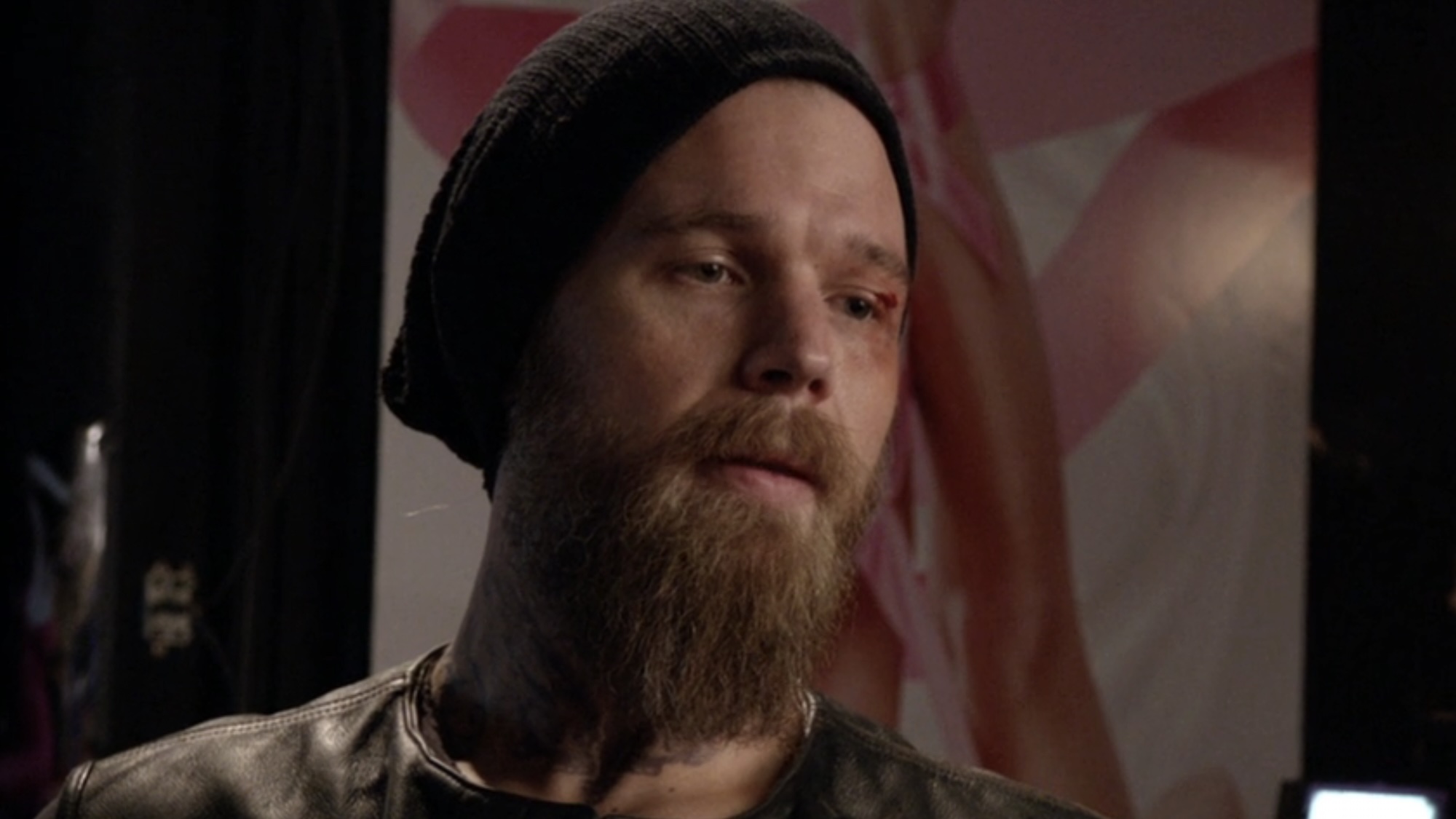 Opie talking to Lyla with cut-up eye in Sons of Anarchy Season 4
