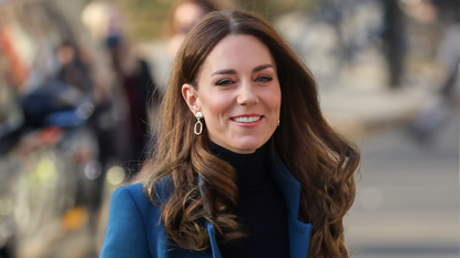 Kate Middleton just stepped out in a pair of £2 earrings (yes, really ...