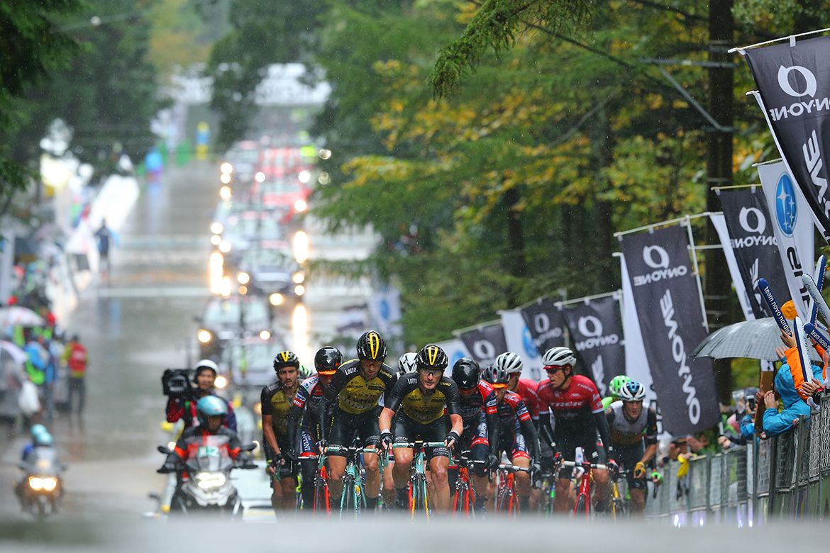 The riders on the wet roads around Utsunomiya